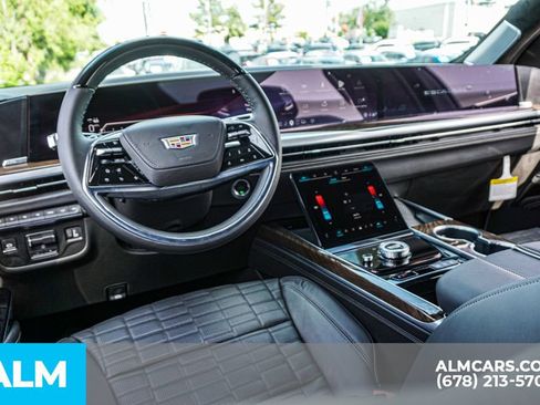 Used 2026 Cadillac Escalade ESV Platinum Sport w/ LPO, ONYX Package AWD/4WD image 31