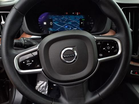 Used 2023 Volvo XC60 T8 Ultimate AWD/4WD image 12