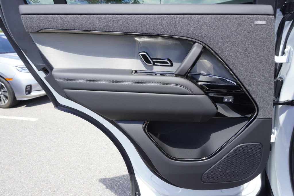 New 2026 Land Rover Range Rover Sport SE AWD/4WD image 28