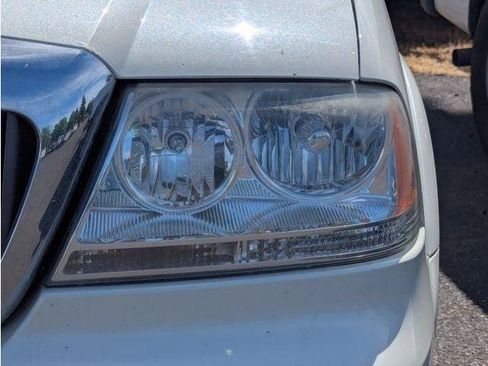 Used 2003 Lincoln Aviator AWD image 27