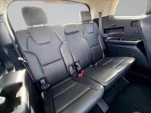 Used 2025 Kia Telluride S FWD image 27