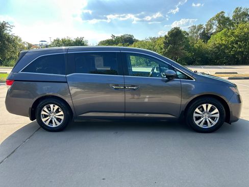 Used 2016 Honda Odyssey EX image 4