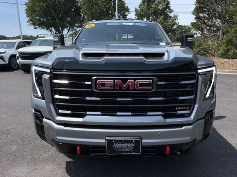 Used 2026 GMC Sierra 2500 AT4 w/ AT4 Premium Plus Package AWD/4WD image 3