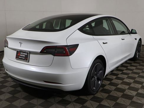 Used 2023 Tesla Model 3 Standard Range image 11