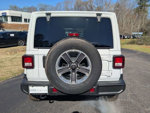 Used 2020 Jeep Wrangler Unlimited Sahara image 5