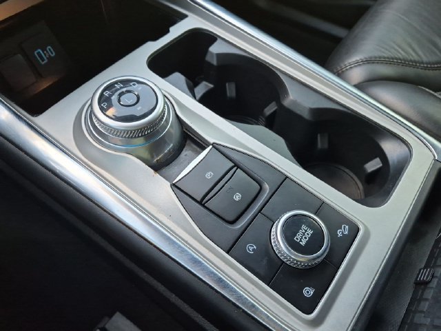 Used 2023 Ford Explorer Platinum w/ Technology Package AWD/4WD image 32