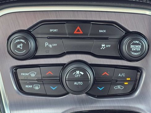 Used 2016 Dodge Challenger SXT Plus RWD image 34