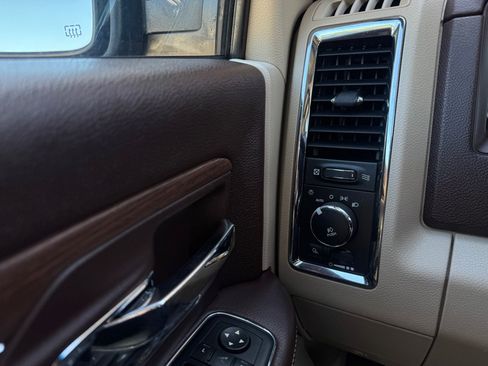 Used 2015 RAM 1500 Laramie w/ Convenience Group AWD/4WD image 17