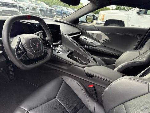 Used 2024 Chevrolet Corvette Stingray Premium Conv w/ Z51 Performance Package RWD image 7