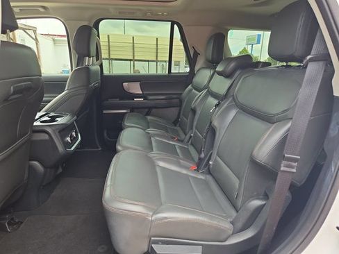 Used 2025 Ford Expedition Active AWD/4WD image 26