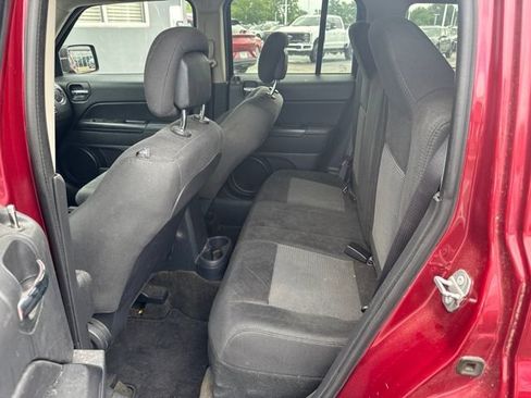 Used 2016 Jeep Patriot Latitude FWD image 13