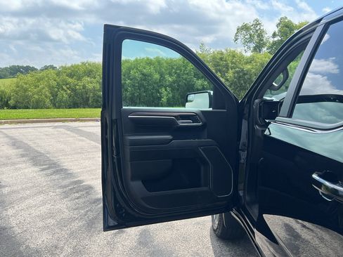 Used 2024 Chevrolet Silverado 1500 LT AWD/4WD image 10