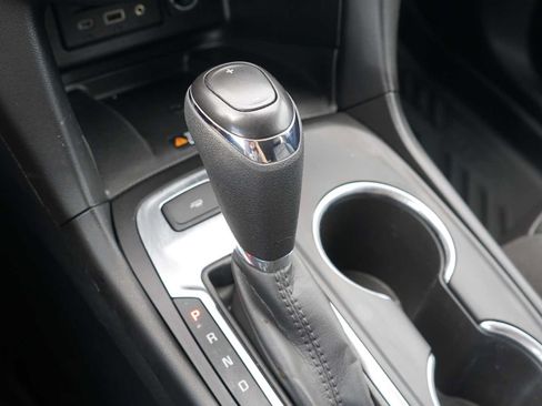 Used 2020 Chevrolet Equinox Premier w/ Premier Redline Edition FWD image 13