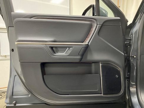 Used 2025 Rivian R1S Adventure AWD/4WD image 11