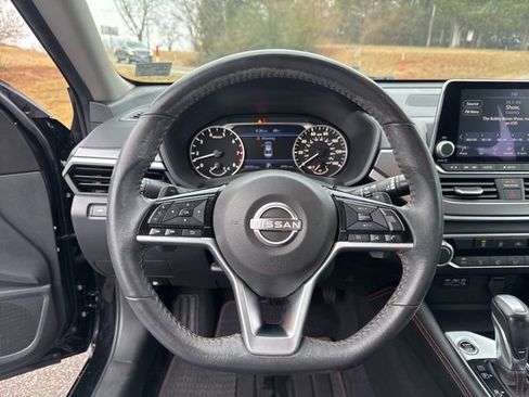 Used 2023 Nissan Altima 2.5 SR AWD/4WD image 12