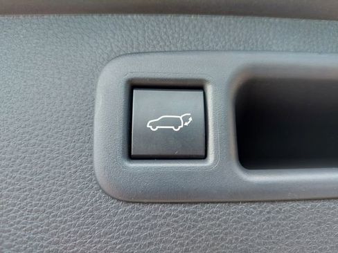 Used 2025 Toyota Highlander Limited AWD/4WD image 41