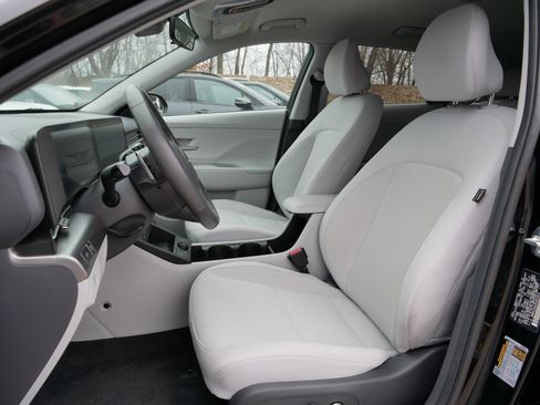Used 2024 Hyundai Kona SEL FWD image 34