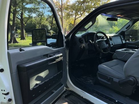 Used 2013 Ford F250 XL w/ PWR Equipment Group AWD/4WD image 12