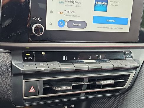 Used 2025 Toyota Camry SE image 16