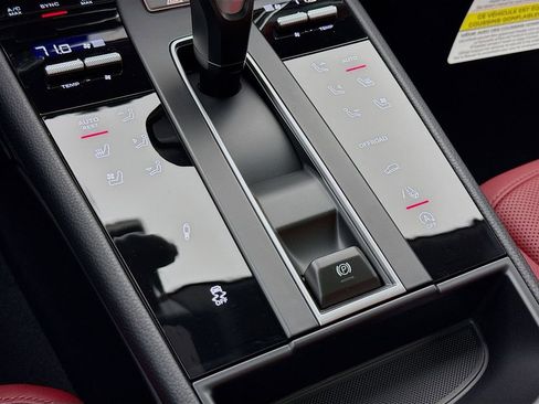 New 2026 Porsche Macan S image 24