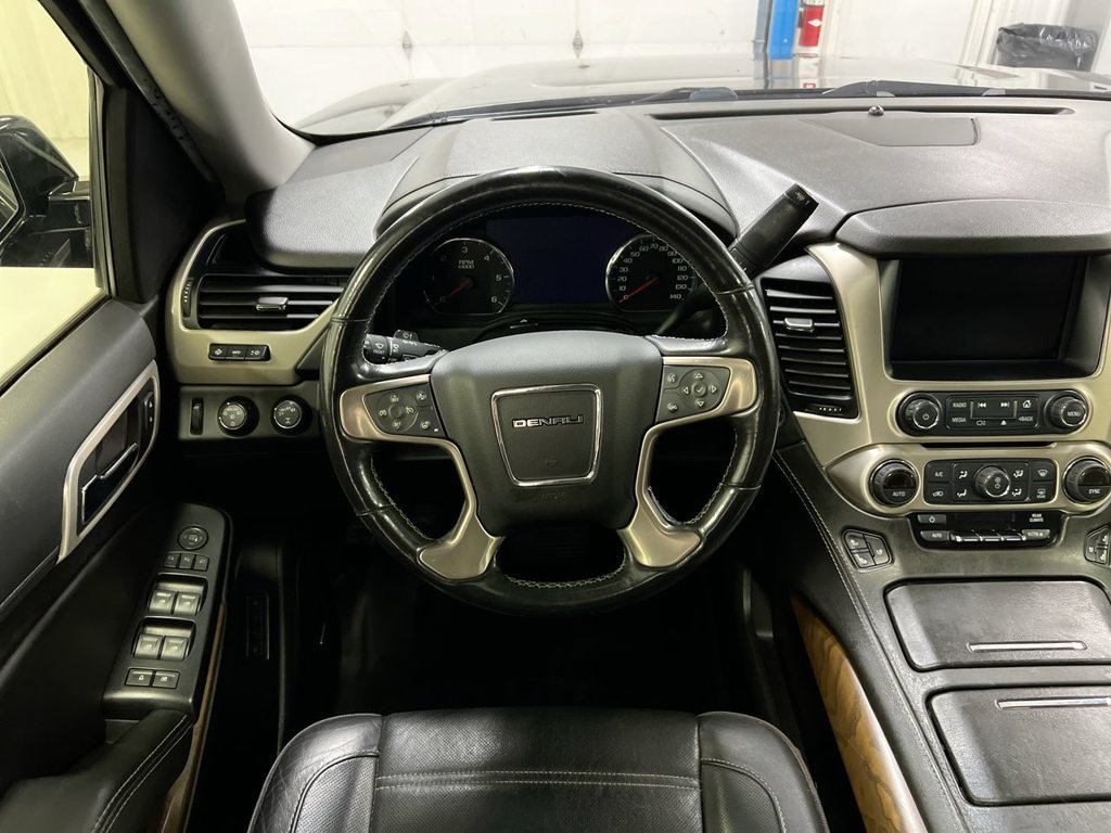 Used 2019 GMC Yukon XL Denali w/ Denali Ultimate Package AWD/4WD image 11