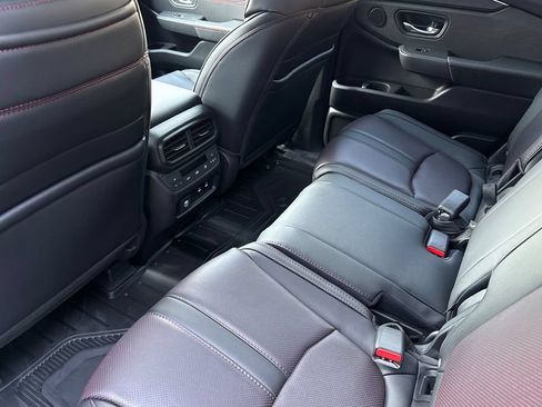 Used 2026 Honda Pilot Black Edition image 17