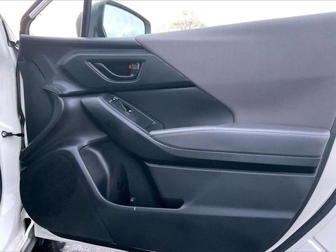 Used 2024 Subaru Crosstrek 2.0i Premium image 23