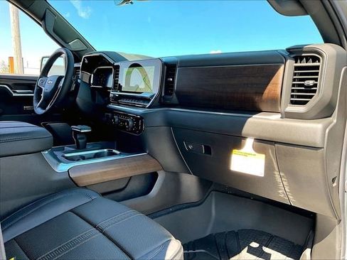 New 2026 Chevrolet Silverado 1500 High Country AWD/4WD image 9