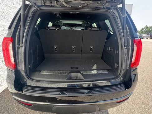 Used 2023 GMC Yukon AT4 w/ AT4 Premium Package AWD/4WD image 5