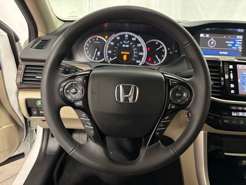 Used 2017 Honda Accord Touring image 20