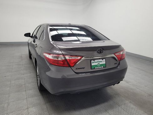Used 2016 Toyota Camry SE w/ Moonroof Package image 5
