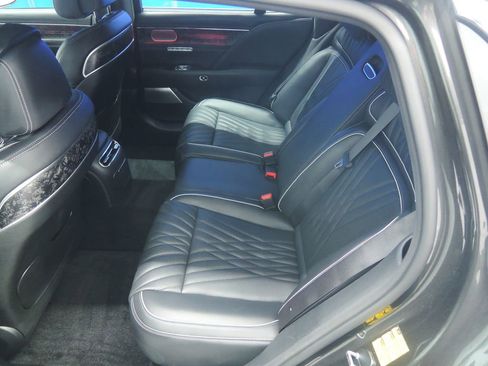 Used 2025 Genesis G90 3.5T AWD/4WD image 30