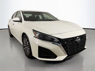 Used 2023 Nissan Altima 2.5 SV video 1
