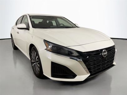 Used 2023 Nissan Altima 2.5 SV