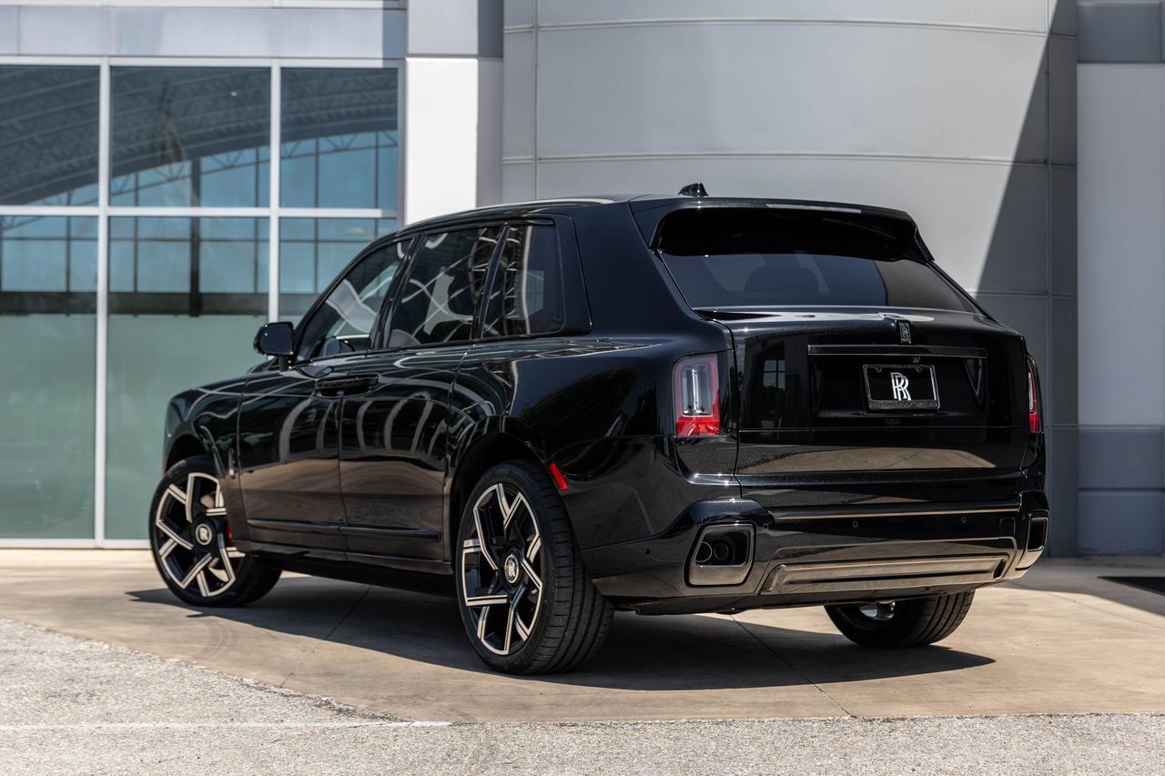 New 2027 Rolls-Royce Cullinan Black Badge AWD/4WD image 9