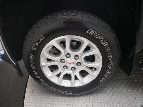Used 2015 GMC Sierra 1500 SLE w/ SLE Value Package AWD/4WD image 26