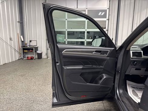 Used 2021 Volkswagen Atlas SEL Premium AWD/4WD image 4