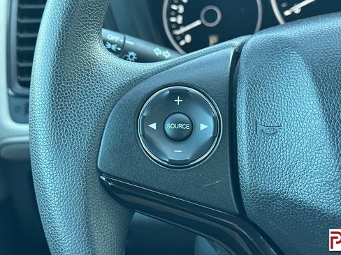 Used 2017 Honda HR-V LX image 26