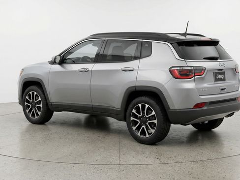 Used 2025 Jeep Compass Trailhawk AWD/4WD image 6