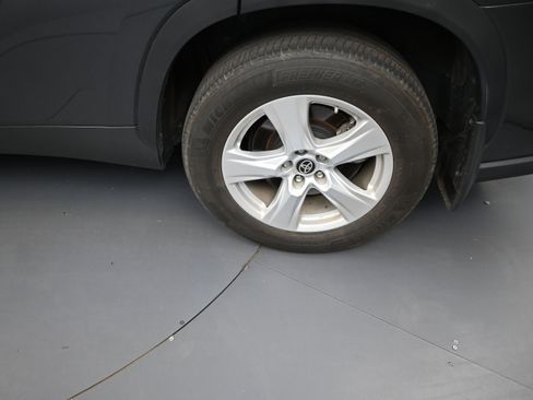 Certified 2024 Toyota Highlander LE AWD/4WD image 20