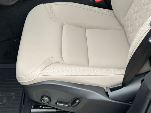 New 2026 Volvo XC90 B6 Plus w/ Protection Package Premier image 16