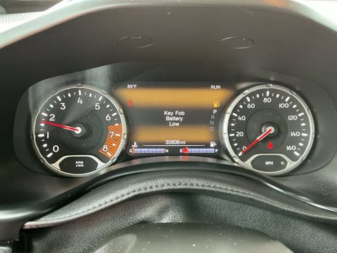Used 2022 Jeep Renegade Latitude AWD/4WD image 13