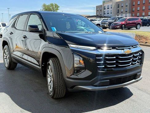 New 2026 Chevrolet Equinox LT FWD image 5