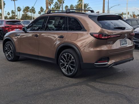 Certified 2025 MAZDA CX-70 Plug-In Hybrid w/ Premium Pkg image 4