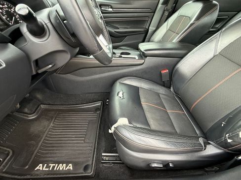 Used 2019 Nissan Altima 2.5 SR FWD image 12