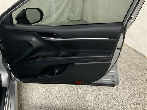 Used 2022 Toyota Camry SE FWD image 20