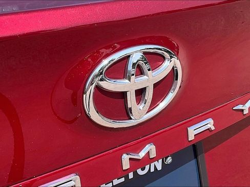 Used 2019 Toyota Camry LE FWD image 8