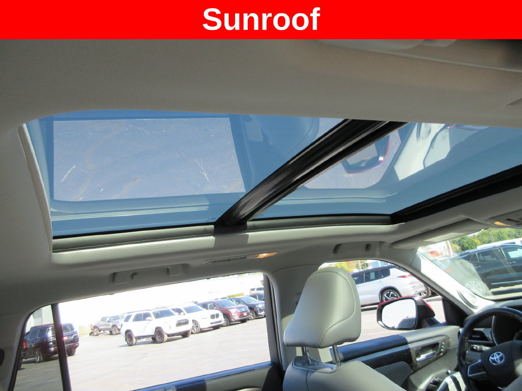 Used 2021 Toyota Highlander Platinum AWD/4WD image 14