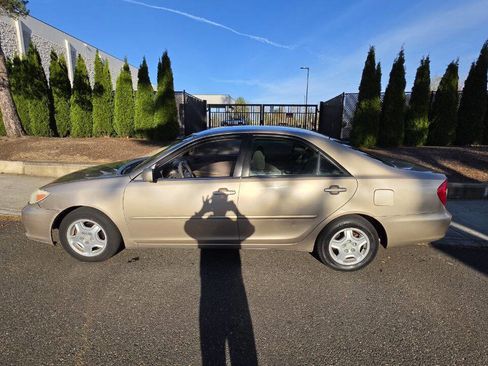 Used 2003 Toyota Camry SE FWD image 8