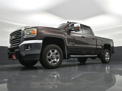 Used 2016 GMC Sierra 2500 SLE w/ SLE Preferred Package AWD/4WD image 23